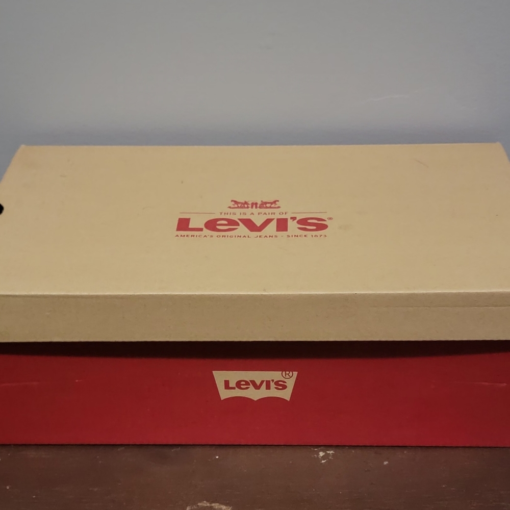 *NEW* Mens Levi's Shoes Size 8
